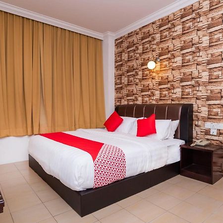 Super Oyo 1114 Neo Pegasus Hotel Segamat Dış mekan fotoğraf