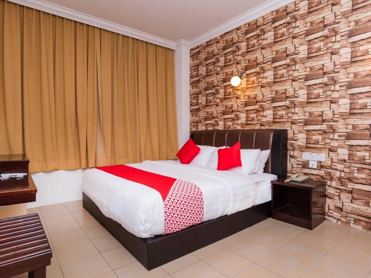 Super Oyo 1114 Neo Pegasus Hotel Segamat Dış mekan fotoğraf