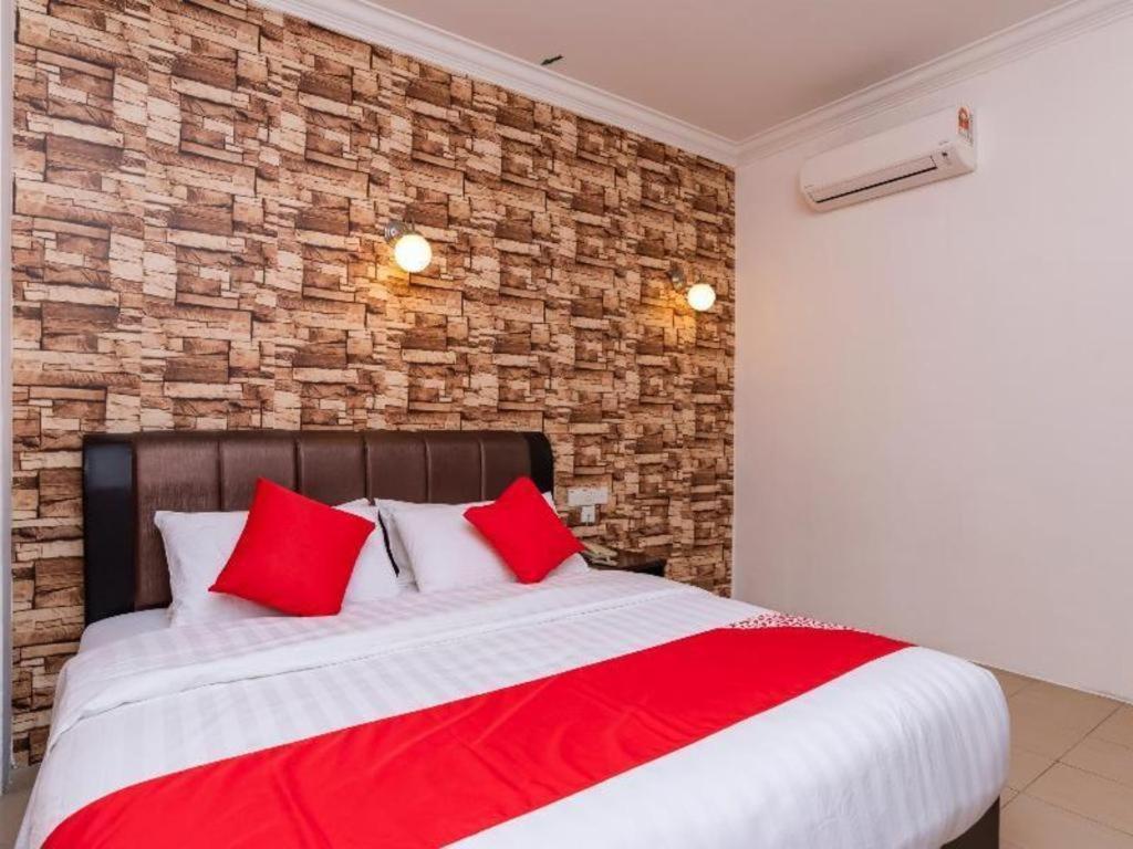 Super Oyo 1114 Neo Pegasus Hotel Segamat Dış mekan fotoğraf
