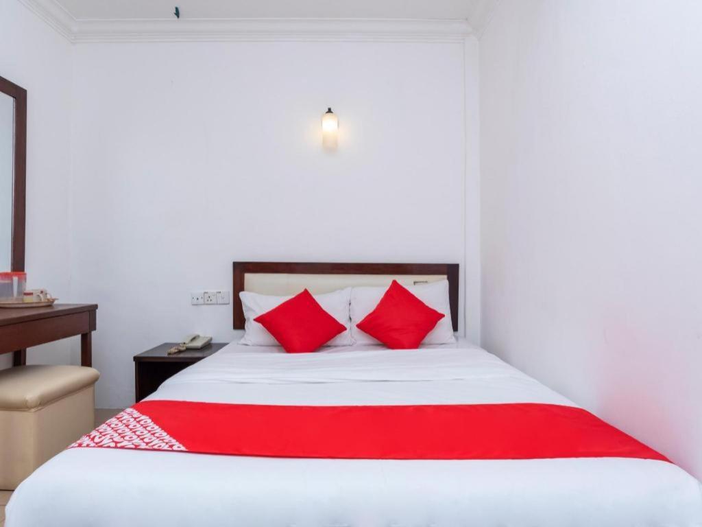 Super Oyo 1114 Neo Pegasus Hotel Segamat Dış mekan fotoğraf