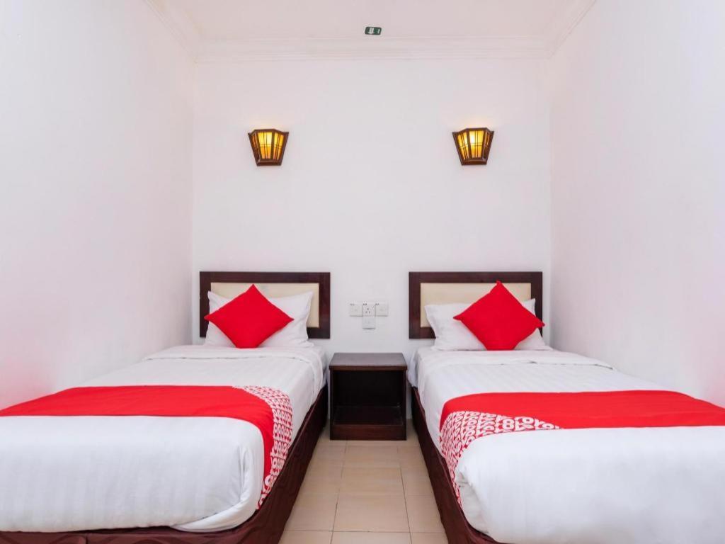 Super Oyo 1114 Neo Pegasus Hotel Segamat Dış mekan fotoğraf