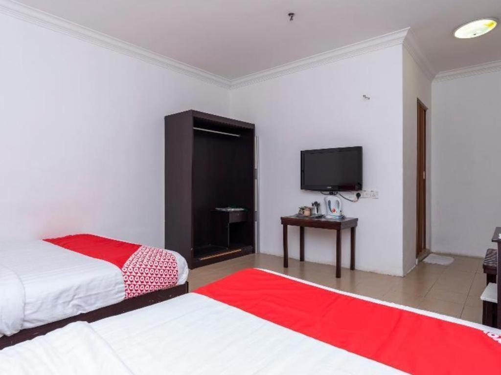 Super Oyo 1114 Neo Pegasus Hotel Segamat Dış mekan fotoğraf