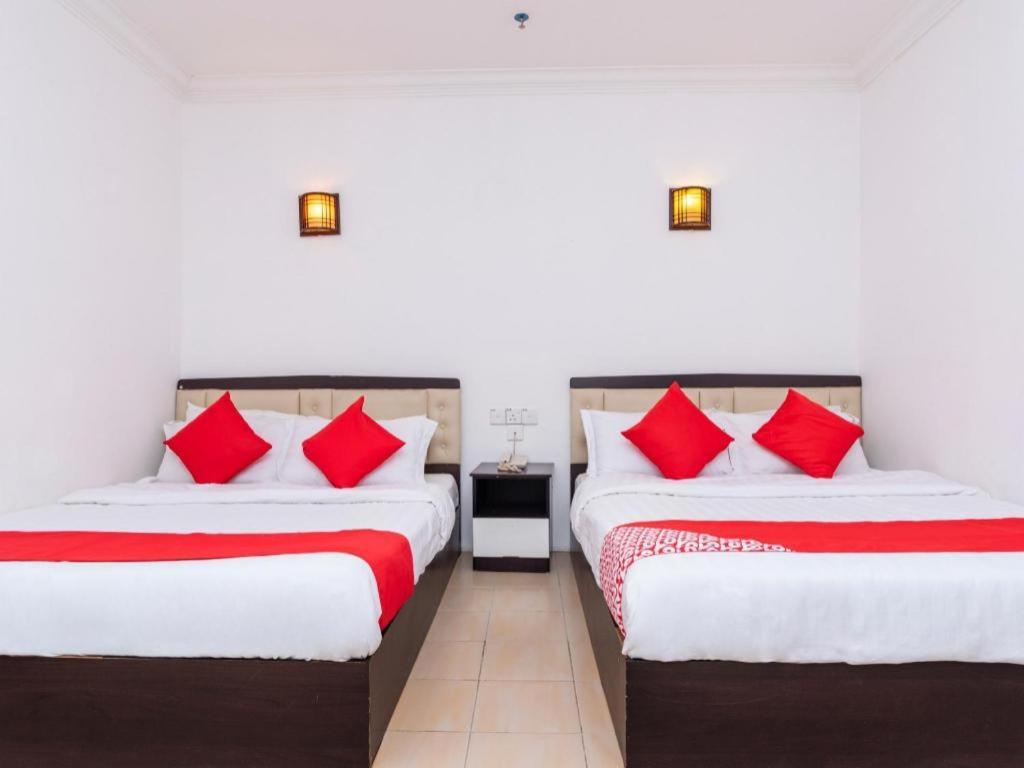 Super Oyo 1114 Neo Pegasus Hotel Segamat Dış mekan fotoğraf