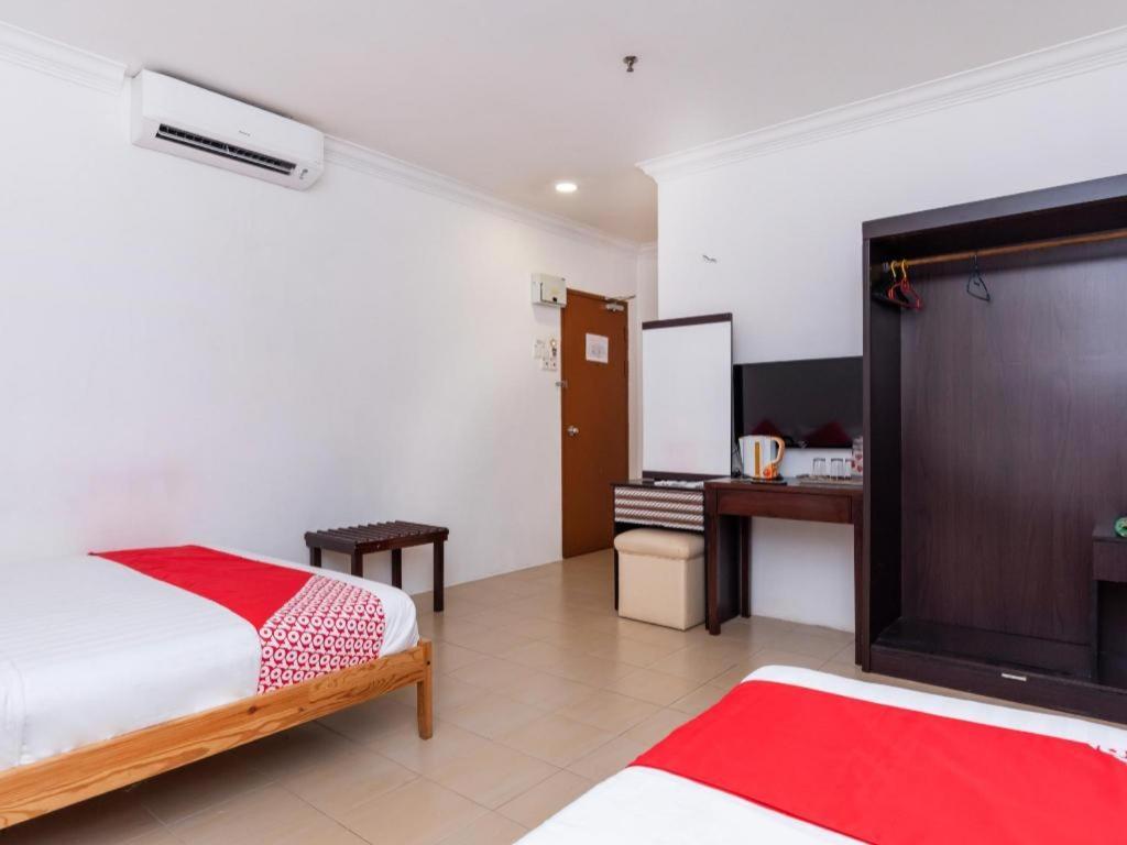 Super Oyo 1114 Neo Pegasus Hotel Segamat Dış mekan fotoğraf