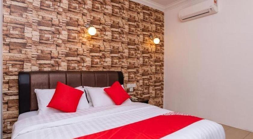 Super Oyo 1114 Neo Pegasus Hotel Segamat Dış mekan fotoğraf