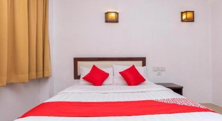 Super Oyo 1114 Neo Pegasus Hotel Segamat Dış mekan fotoğraf