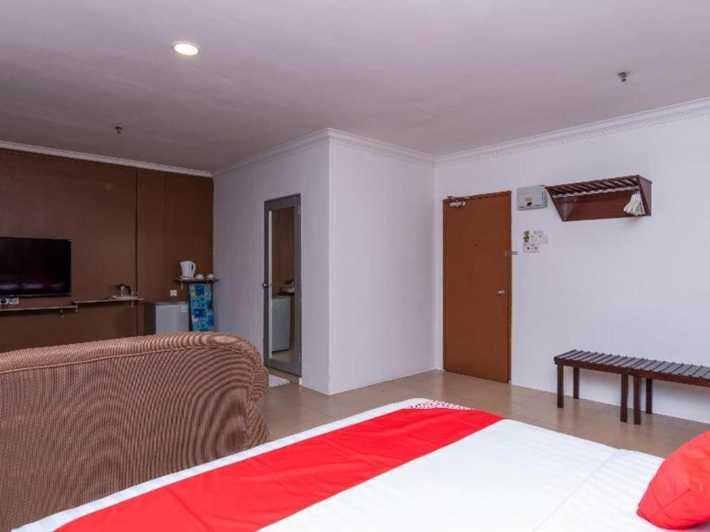 Super Oyo 1114 Neo Pegasus Hotel Segamat Dış mekan fotoğraf