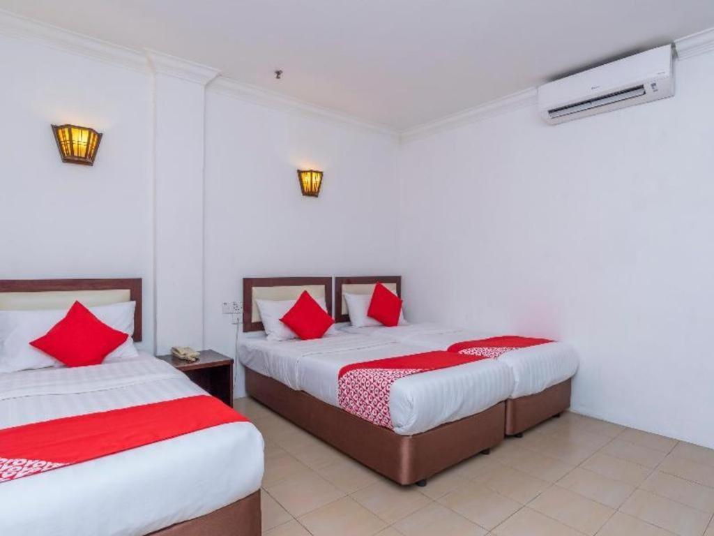 Super Oyo 1114 Neo Pegasus Hotel Segamat Dış mekan fotoğraf