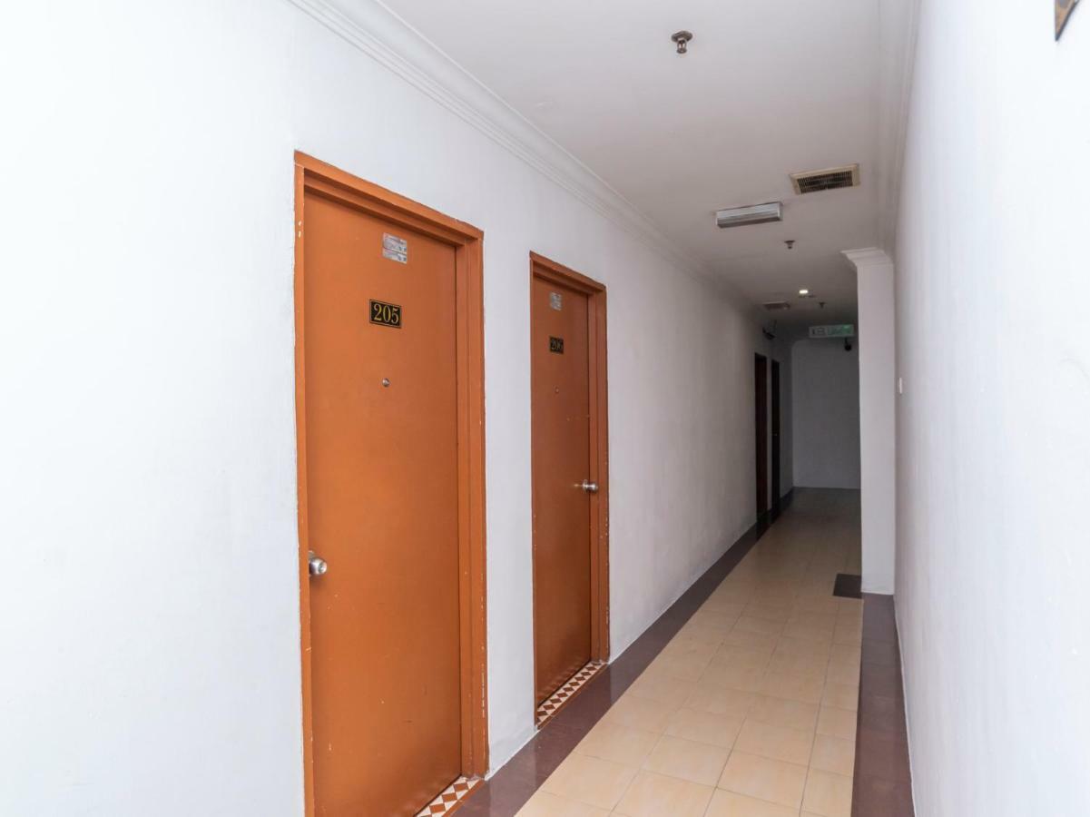 Super Oyo 1114 Neo Pegasus Hotel Segamat Dış mekan fotoğraf